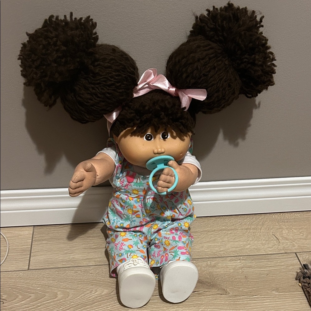 Meet Agnes Raine - Picture 3 of 4